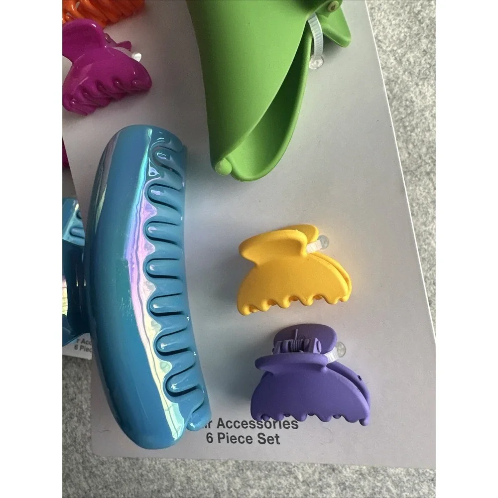 New Time And Tru Hair Claw Clip Lot of 2 Sets Colorful Retro Artsy Teacher Lg Sm